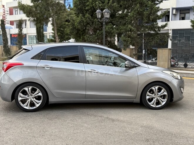 Hyundai i30 2013, 218,000 km - 1.6 л - Bakı