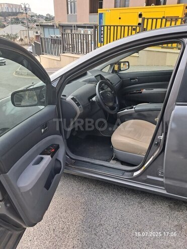 Toyota Prius-3
