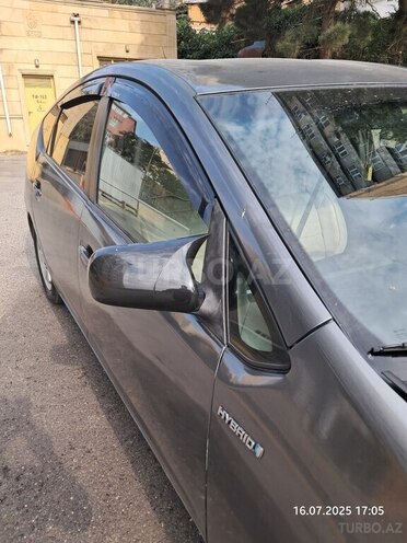Toyota Prius-10