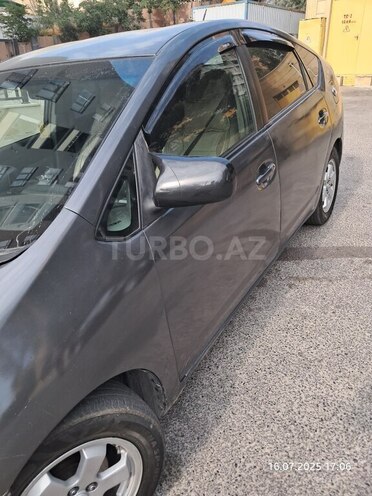 Toyota Prius-11