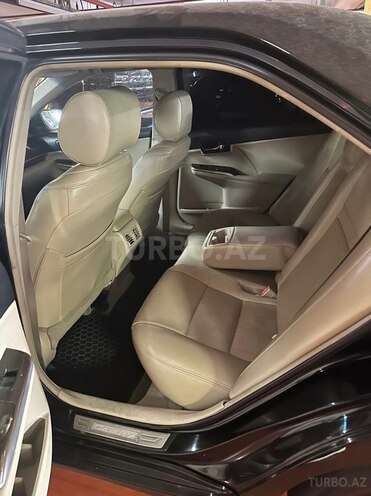 Toyota Camry-15
