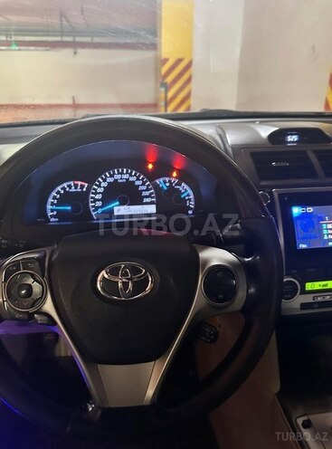 Toyota Camry-16