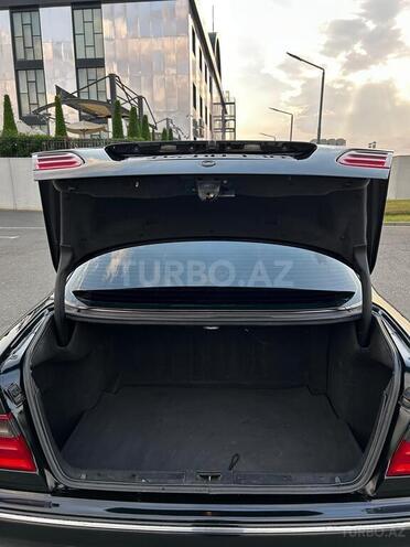 Mercedes E 320 2001, 283,000 km - 3.2 l - Sumqayıt