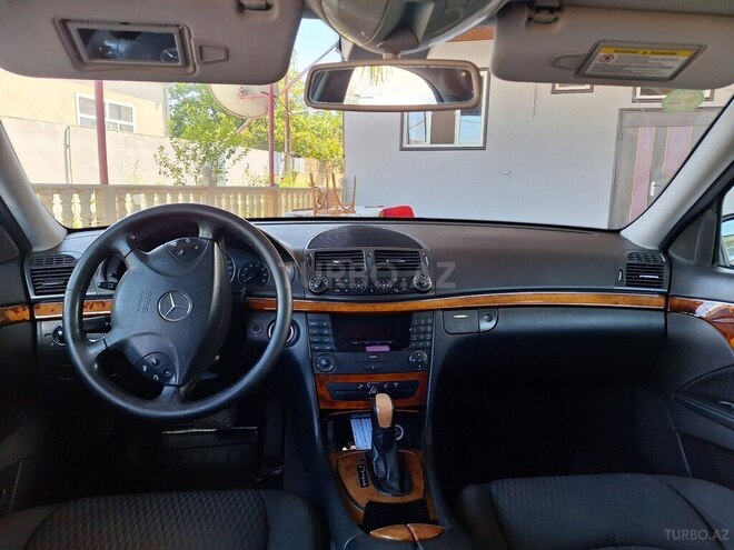 Mercedes E 240 2002, 265,000 km - 2.6 л - Xaçmaz