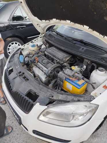 Skoda Fabia 2011, 98,000 km - 1.6 l - Bakı