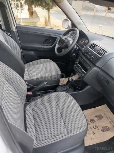 Skoda Fabia 2011, 98,000 km - 1.6 l - Bakı
