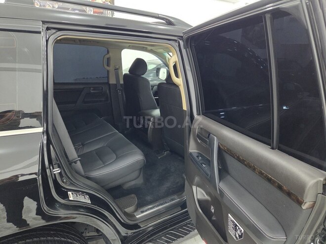 Toyota Land Cruiser-12