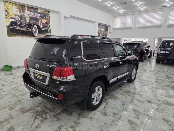 Toyota Land Cruiser-5
