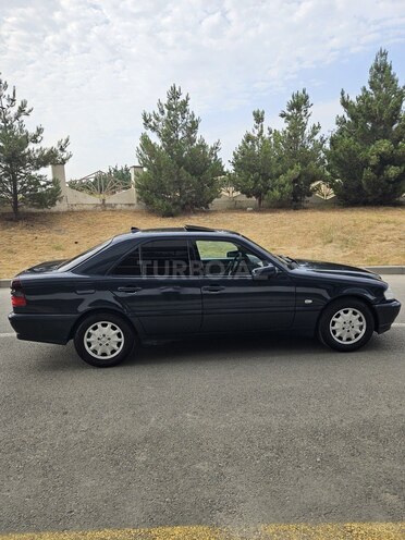 Mercedes C 200 2000, 327,200 km - 2.0 l - Bakı