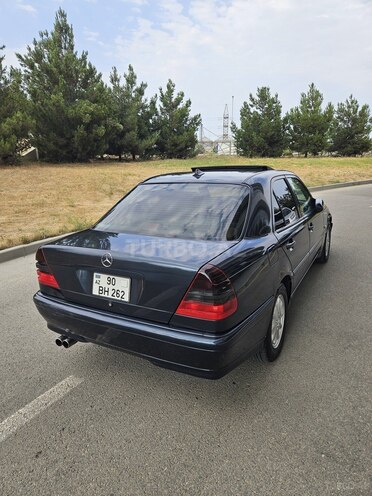 Mercedes C 200 2000, 327,200 km - 2.0 l - Bakı