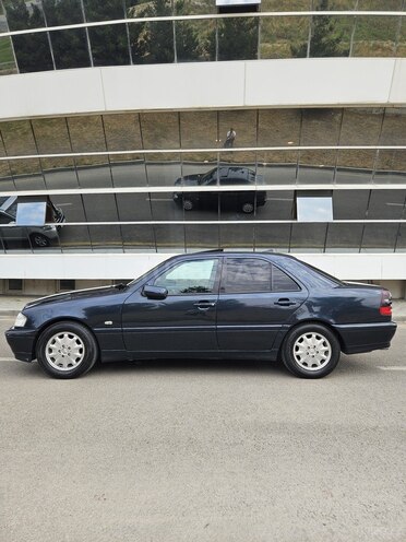Mercedes C 200 2000, 327,200 km - 2.0 l - Bakı