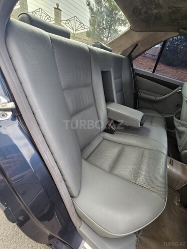 Mercedes C 200 2000, 327,200 km - 2.0 l - Bakı