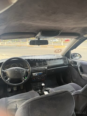 Opel Vectra-7