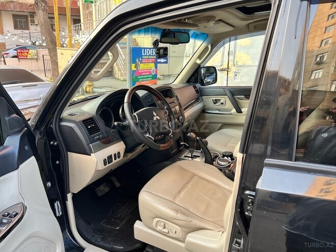 Mitsubishi Pajero 2012, 189,000 km - 3.5 л - Bakı