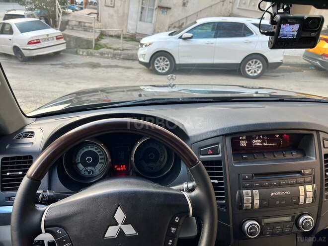 Mitsubishi Pajero 2012, 189,000 km - 3.5 л - Bakı