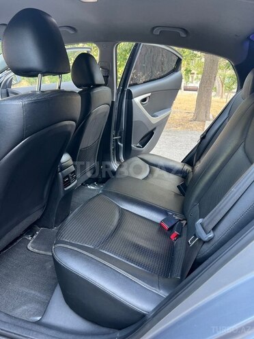 Hyundai Elantra 2015, 208,000 km - 1.6 л - Bakı