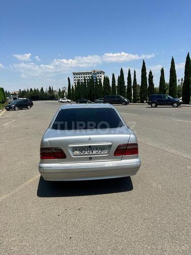 Mercedes E 220 d 2000, 672,274 km - 2.2 l - Gəncə