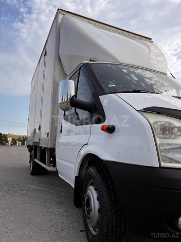 Ford Transit-4