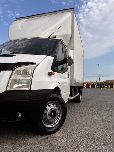 Ford Transit-3