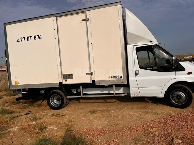 Ford Transit-14