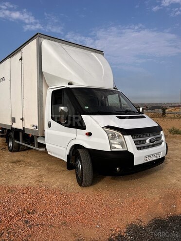 Ford Transit-13