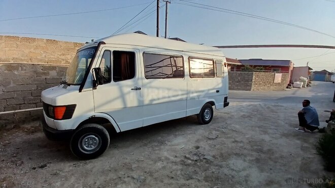 Mercedes 208 D 1991, 225,000 km - 2.3 l - Bakı