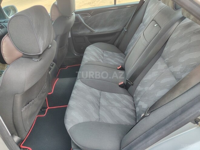 Mercedes E 220 d 1999, 214,590 km - 2.2 l - Tovuz