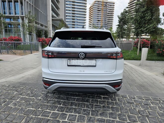 Volkswagen ID.6 Crozz-6