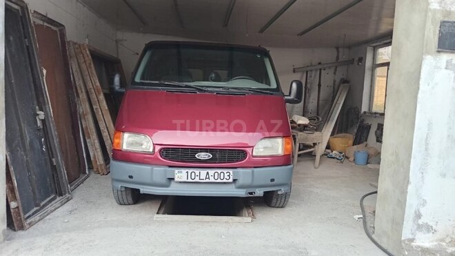 Ford Transit-2
