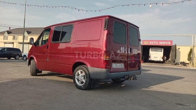Ford Transit-3