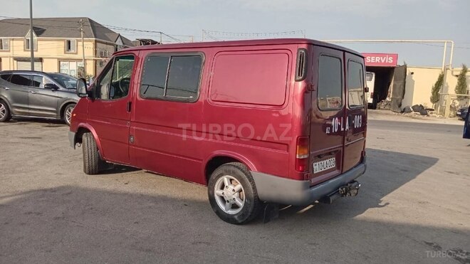 Ford Transit-12