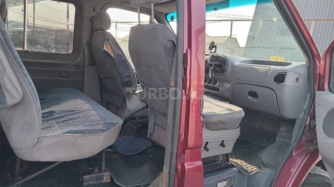 Ford Transit-11