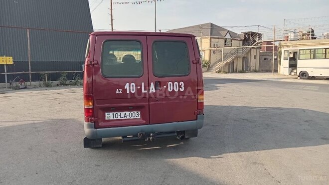 Ford Transit-10