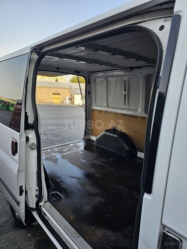 Ford Transit-6