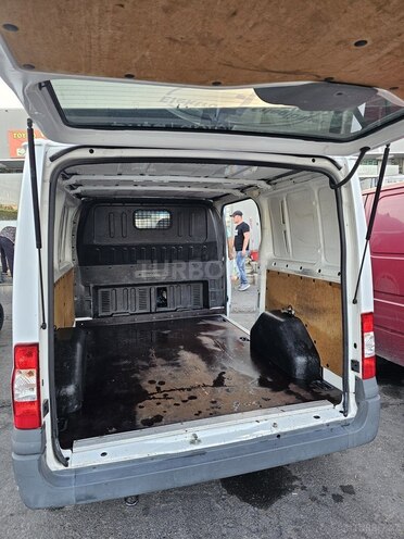 Ford Transit-7