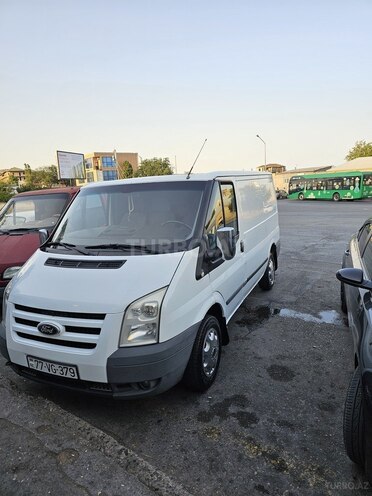 Ford Transit-1