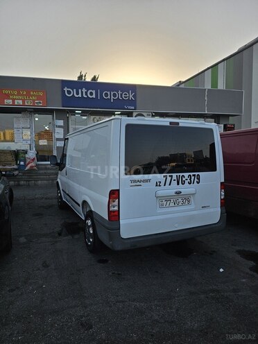 Ford Transit-3