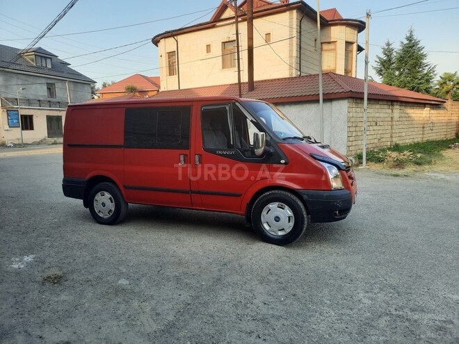 Ford Transit-6
