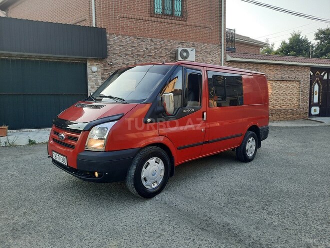Ford Transit-5