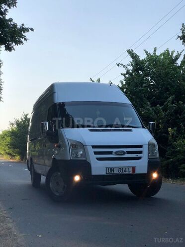 Ford Transit-2