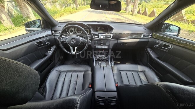 Mercedes E 220-12