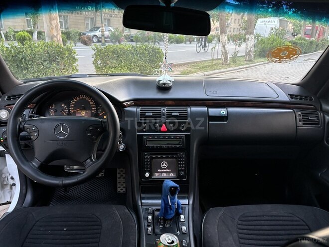 Mercedes E 240 2001, 294,000 km - 2.6 l - İmişli
