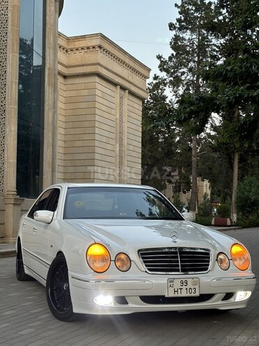 Mercedes E 240 2001, 294,000 km - 2.6 l - İmişli