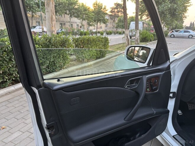 Mercedes E 240 2001, 294,000 km - 2.6 l - İmişli