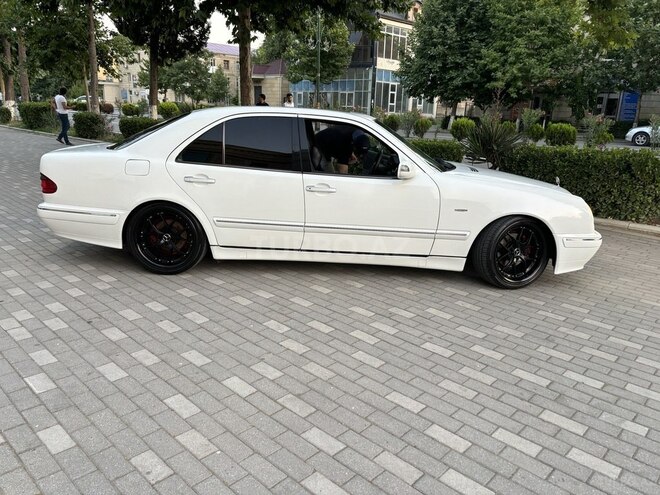 Mercedes E 240 2001, 294,000 km - 2.6 l - İmişli