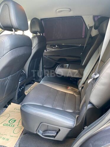 Kia Sorento-8