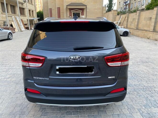 Kia Sorento-13