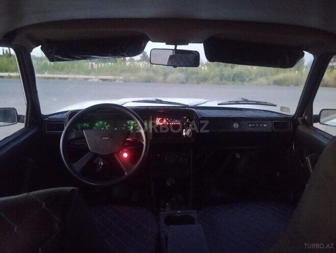 LADA (VAZ) 2107 2001, 50,000 km - 1.6 l - Salyan