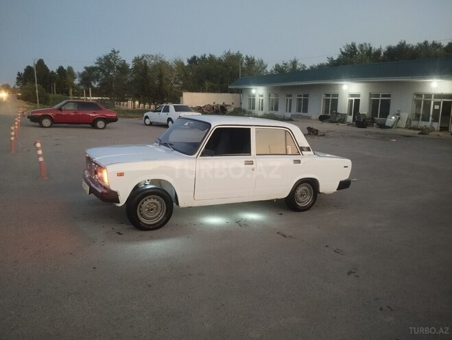 LADA (VAZ) 2107 2001, 50,000 km - 1.6 l - Salyan