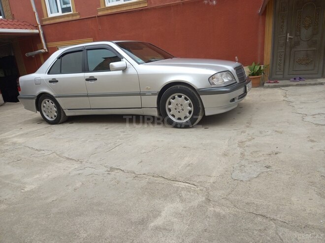 Mercedes C 180 1998, 356,000 km - 1.8 l - Quba